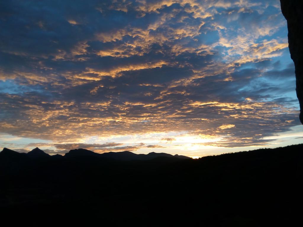Mas Pineda Villa Oix Bagian luar foto
