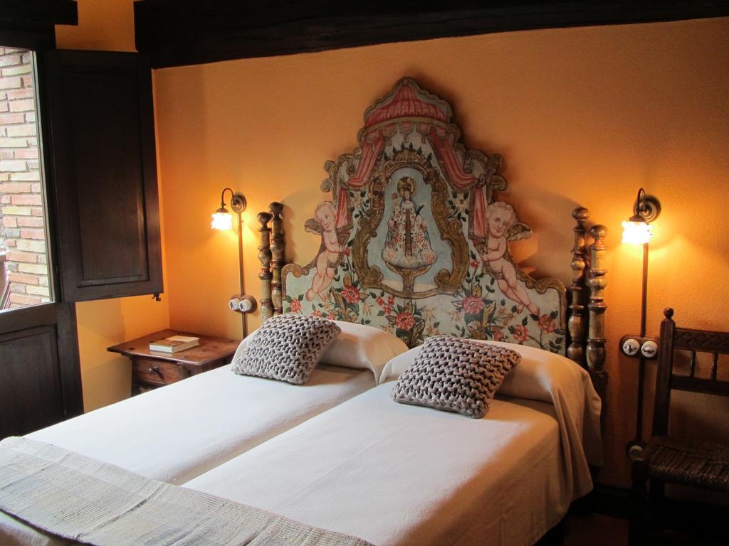 Mas Pineda Villa Oix Bagian luar foto