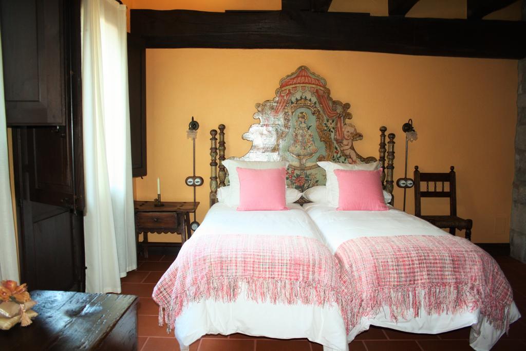 Mas Pineda Villa Oix Bagian luar foto